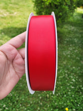 Cargar imagen en el visor de la galería, Satin 1.5 pulg color rojo 100 yardas doble cara
