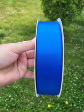 Cargar imagen en el visor de la galería, Satin 1.5 pulg color azul electrico 100 yardas doble cara
