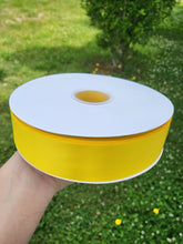 Cargar imagen en el visor de la galería, Satin 1.5 pulg color amarillo 100 yardas doble cara

