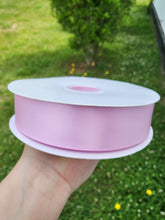 Cargar imagen en el visor de la galería, Satin 1.5 pulg color Tulip 100 yardas doble cara
